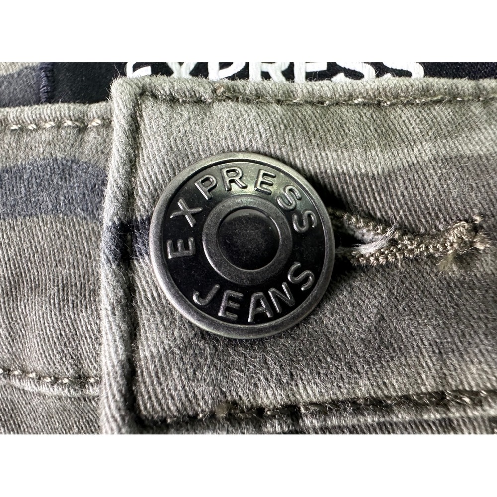 Express Camo Denim Mini Skirt Women Sz 6 Raw Hem Stretch Retro Y2K Cargo Utility - Picture 5 of 7